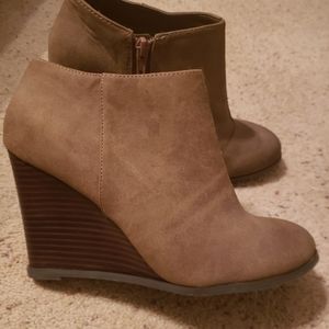 7.5 wedge booties